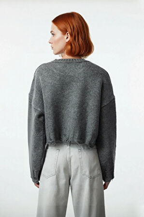 Kadın Casual Crop Oversize Bisiklet Yaka Triko Kazak Düşük Kol Akıtma Detaylı Konforlu Şık