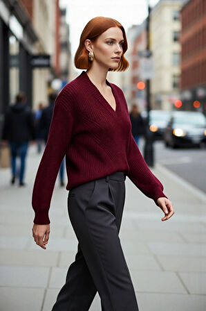 Kadın Regular Kalıp Akrilik Triko Kazak Ajurlu V Yaka Düşük Kol Kış Mevsimi İçin İdeal Şıklık.