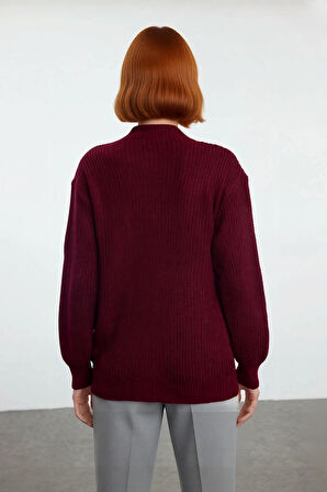 Kadın Regular Kalıp Akrilik Triko Kazak Ajurlu V Yaka Düşük Kol Kış Mevsimi İçin İdeal Şıklık.