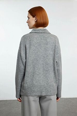 Kadınlar İçin Kışlık Oversize Basic Triko Kazak Polo Yaka Düşük Kol Yumuşak Dokusuyla Konfor Sunar