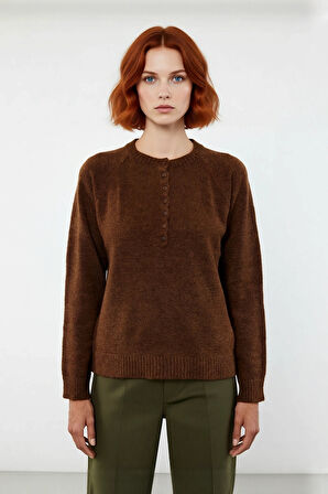 Kadın Rahat Kesim Triko Kazak Reglan Kol Bisiklet Yaka Düğme Detaylı Kış Modası Günlük Şıklık