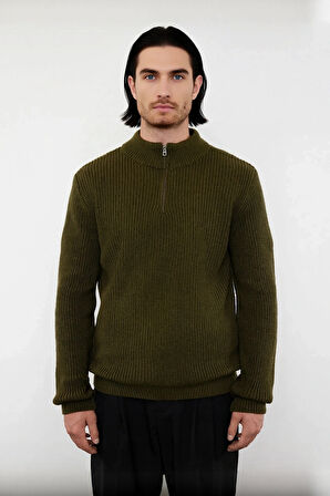 Erkek Casual Regular Kesim Uzun Kollu Triko Kazak Soğuk Günler İçin Konforlu ve Şık Bir Tarz.