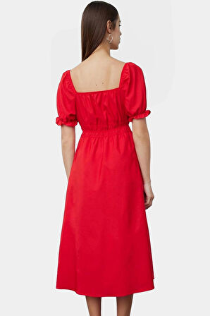 Rahat ve Şık Pamuk Karışımlı Kadın Skater Elbise Belden Açılan Etek Kare Yaka Günlük Kullanım İçin