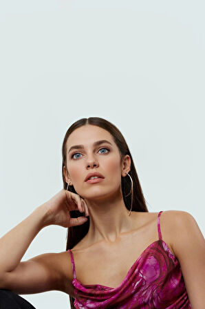 Baskılı Degaje Yaka Tül Örme Crop Bluz Rahat Yazlık Zarifane Tasarım Seçkin Malzeme Uzun Ömürlü