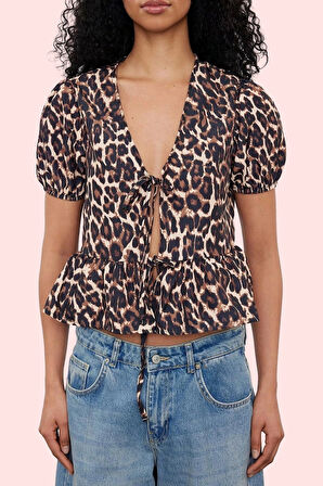 Kadın Kısa Kollu V Yaka Leopar Desenli Bluz Pamuk Rahat Günlük Kombin Yaz Aylarının Vazgeçilmezi
