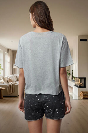 Rahatlığıyla Büyüleyecek Pijama Takımı Galaksi Desenli Pamuk Polyester Rahat Ve Şık