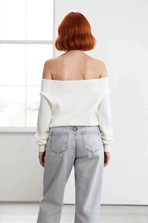 Kadınlara Özel Yumuşak Dokulu Kayık Yaka Boncuk Detaylı Oversize Triko Kazak Gündüz Gece Kaliteli