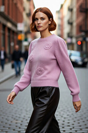 Kadın Regular Kesim Nakış Detaylı Polyester Triko Kazak Soğuk Havalarda Konforlu Ve Modern Bir Stil