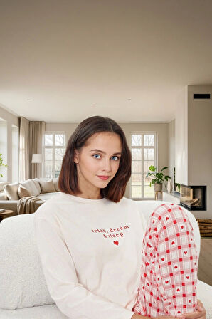 Rahat Kalpli Ekoseli Pijama Takımı %100 Pamuk Kış Mevsimi İçin İdeal Dayanıklı Malzeme Yüksek Kalite