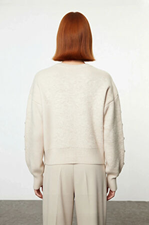 Kadın Dik Yaka Triko Kazak Düşük Kollu Düğme Detaylı Modern Regular Kalıp Kış İçin İdeal Seçim