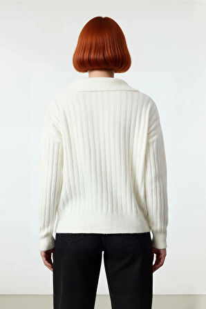 Kadınlara Özel Oversize Fitilli Triko Kazak Düşük Kol Polo Yaka Kış Sezonu İçin İdeal Günlük Giyim