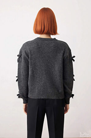 Kadınlara Yönelik Konforlu Regular Kalıp Bisiklet Yaka Triko Kurdele Fiyonklu Uzun Kollu Kazak