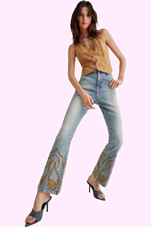 Kadın Pamuk Denim Flare Jean; Yüksek Bel Nakış Detaylı Günlük Kullanım için Modern Tasarım
