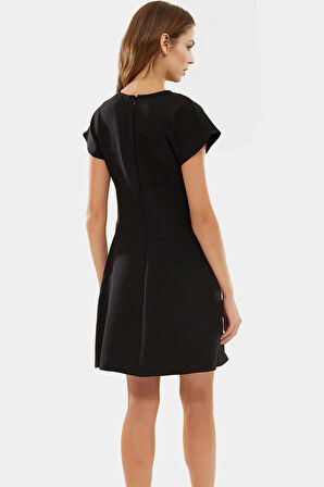 Yazlık Mini Elbise A Kesim Degaje Yaka Dokuma Kumas 89cm Boy Günlük Kullanım İçin Özenle Seçilmiş