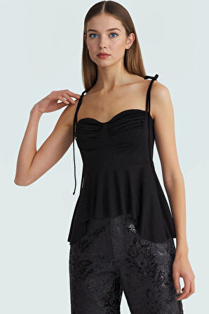 Yazlık Örme Bluz Şık Kalp Yaka ve Fitted Kalıp Seçkin Malzeme Özenle Seçilmiş Rahat Kullanım