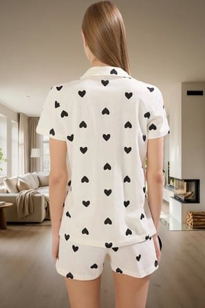Kısa Kollu Pamuklu Pijama Takımı Kalpli Desenli Regular Kalıp Yazlık Ev Giyim Özenle Seçilmiş
