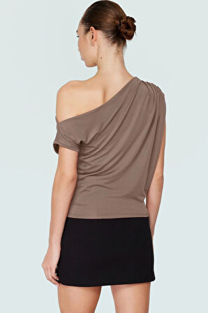 Asimetrik Yaka Kısa Kollu Bluz Esnek Örme Kumaş Zarifane Tasarım Uzun Ömürlü Rahat Ve Şık