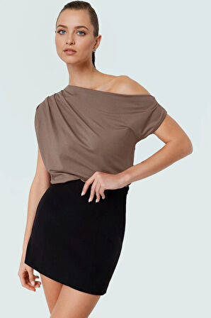 Asimetrik Yaka Kısa Kollu Bluz Esnek Örme Kumaş Zarifane Tasarım Uzun Ömürlü Rahat Ve Şık