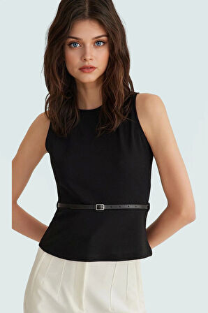 Yazlık Kolsuz Fitted Bluz Scuba Krep Kumaştan Rahat Modern Stil Profesyonel Görünüm