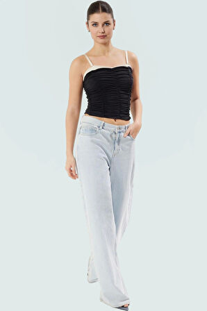 Fitted Bluz Büzgü Detaylı Poliamid Kumaş Yazlık Crop Dayanıklı Malzeme Rahat Ve Şık