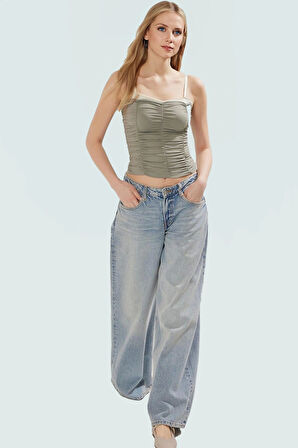 Fitted Bluz Büzgü Detaylı Poliamid Kumaş Yazlık Crop Dayanıklı Malzeme Rahat Ve Şık