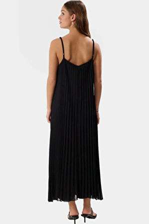 A line Tül Maxi Elbise Örme Kumaş Halter Yaka Yırtmaçlı Rahat Kesim Mükemmel Uyum Trend Tasarım