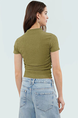 Polyester Karışımlı Bluz Crop Boy Fitted Kalıp Kısa Kol Seçkin Malzeme Dayanıklı