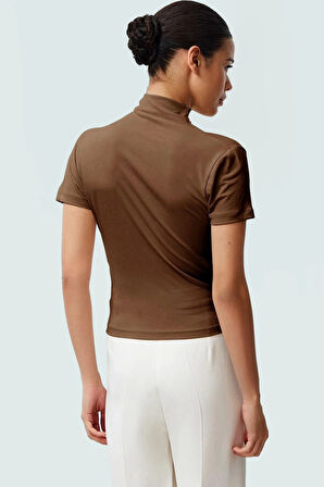 Yazlık Kısa Kollu Bluz Esnek Örme Dik Yaka Fitted Kalıp Mükemmel Uyum Trend Tasarım