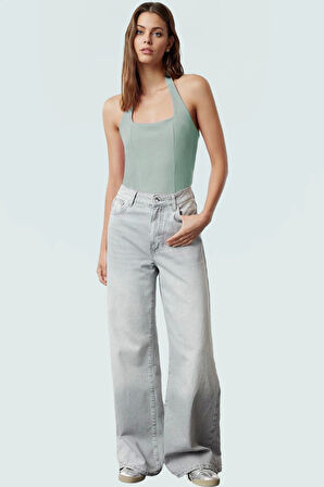 Yazlık Crop Bluz Halter Yaka Scuba Krep Kumaş Fitted Kalıp Trend Tasarım Özenle Seçilmiş