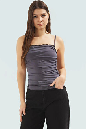 Dantelli Detaylı Fitted Bluz Rahat Şık Günlük Kullanım İçin Polyester Örme Kumaş