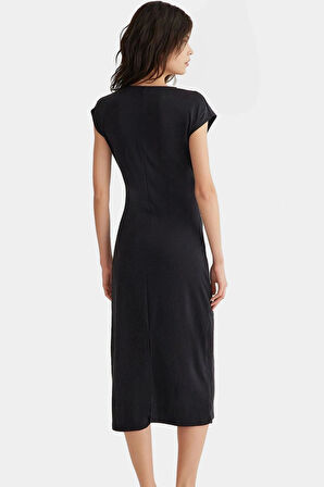 Rahat Modal Pike Örme Elbise Bisiklet Yaka Kuşak Detayı Günlük Stil Midi Boy Şık Görünüm