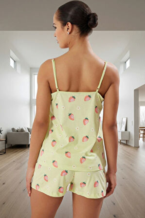 Yazlık Çilek Desenli Pamuklu Pijama Takımı Rahat Kalıp Günlük Kullanım İçin Premium Kalite