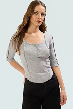 Asimetrik Bluz Fitted Kalıp Kısa Kol Havuz Yaka Pamuklu Örme Kumaş Trend Tasarım