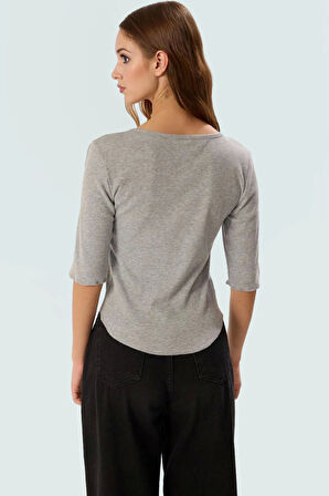 Asimetrik Bluz Fitted Kalıp Kısa Kol Havuz Yaka Pamuklu Örme Kumaş Trend Tasarım