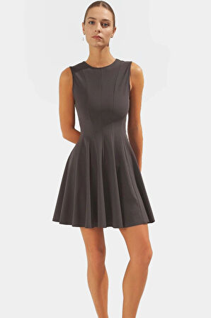 Rahat ve Şık Mini Elbise Polyester Elastan Bisiklet Yaka A Line Kalıp Yüksek Kalite Görünüm