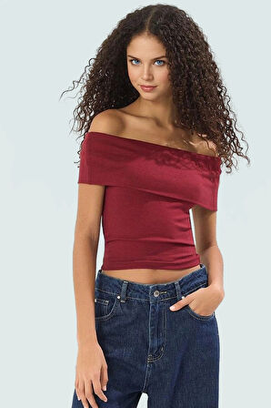 Kısa Kollu Fitted Bluz Carmen Yaka Viskoz Ribana Kumaş Günlük Kullanım İçin Konforlu Kesim