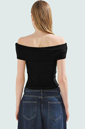 Kısa Kollu Fitted Bluz Carmen Yaka Viskoz Ribana Kumaş Günlük Kullanım İçin Konforlu Kesim