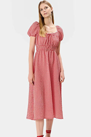 A Kesim Dantel Detaylı Kısa Kollu Dokuma Midi Elbise 95 Polyester 5 Elastan Özenle Seçilmiş