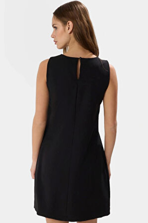 Taş Detaylı Kolsuz Mini Elbise Yazlık Düz Kesim Dokuma Kumaş Uzun Ömürlü Rahat Ve Şık