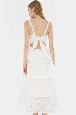 Belden Sırt Detaylı Brode Maxi Elbise Pamuk Dokuma Rahat Yazlık Trend Tasarım Seçkin Malzeme