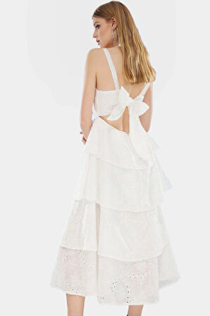 Belden Sırt Detaylı Brode Maxi Elbise Pamuk Dokuma Rahat Yazlık Trend Tasarım Seçkin Malzeme