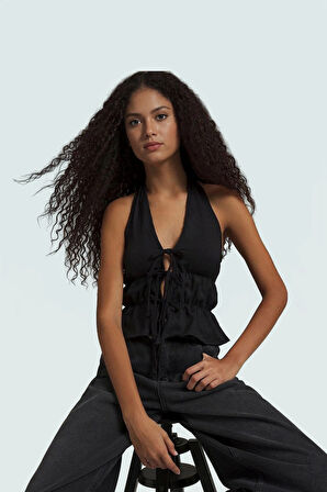 V Yaka Bağlamalı Bluz Rahat Şık Yazlık Örme Kumaş Zarifane Tasarım Modern Stil Ve