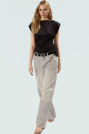 Esnek Örme Bluz; Kayık Yaka Kısa Kollu Fitted Kalıp Modern Stil Premium Kalite Özel Tasarım