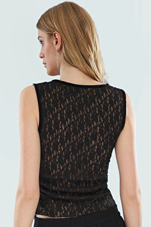 Siyah Dantel Crop Bluz – V-Yaka, Biyeli ve Elastik