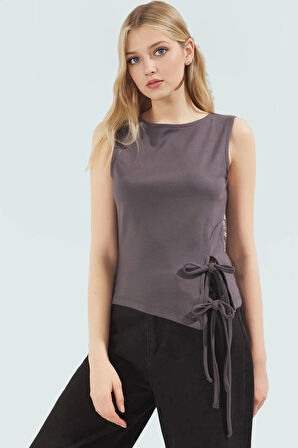 Bağcıklı Detaylı Kolsuz Viskoz Bluz Günlük Şıklık İçin Rahat Kalıp Dayanıklı Malzeme Trend Tasarım