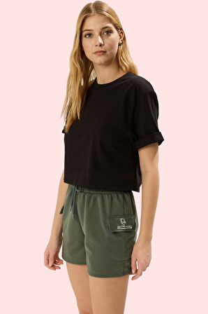 Kadın Sloganlı Örme Şort; Cep Detaylı Rahat Kısa Boy Günlük Kullanım Yaz Aylarının Vazgeçilmezi