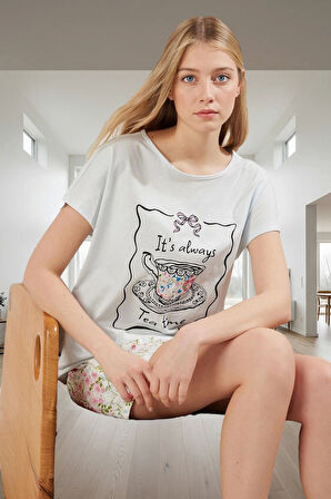 Çiçekli %100 Pamuk Pijama Takımı Rahat ve Şık Ev Giyim Seti Trend Tasarım Özel