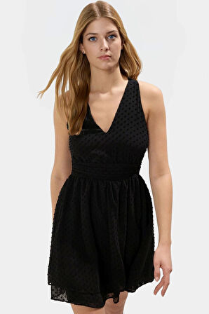 Dokuma Şifon Mini Elbise Puantiyeli Desen Boyundan Bağlamalı Yaka Seçkin Malzeme Konforlu Kesim