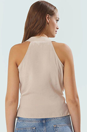 Yazlık Modal Bluz; V Yaka; Fitted; Melfi Dokuma Günlük Kullanım İçin Rahat Ve Şık Seçkin Malzeme