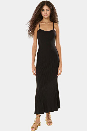 A Line Viskoz Triko Midi Elbise Rahat Kalıp ve Şık Tasarım Konforlu Kesim